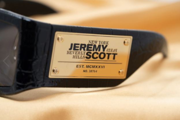 Linda Farrow  by Jeremy Scott Sunglasses Square Black and Gold