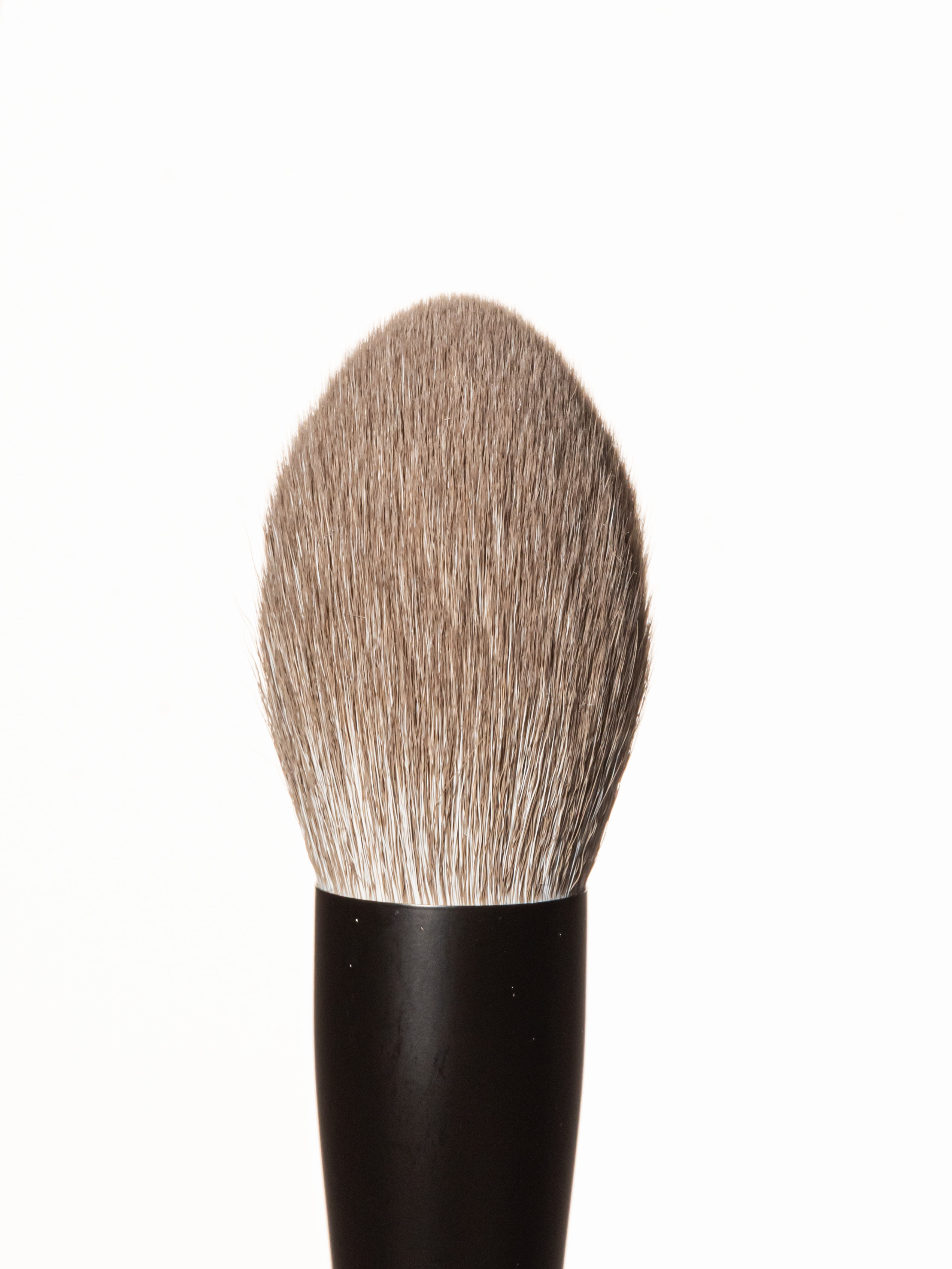 BEAUTYDRUGS Makeup Brush 10 Tapered Powder Brush     